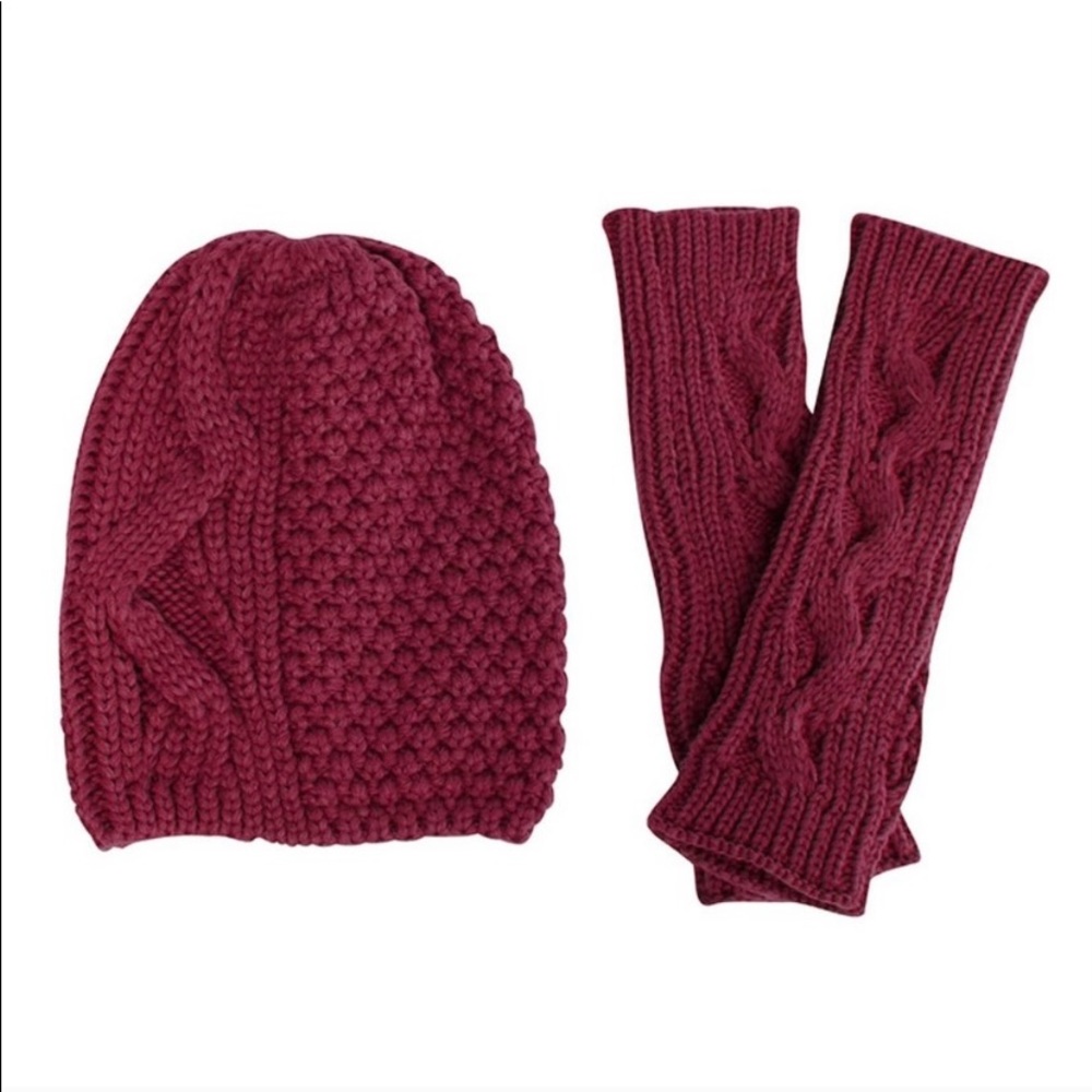 NWT Summer & Rose Red Hat and Fingerless Gloves